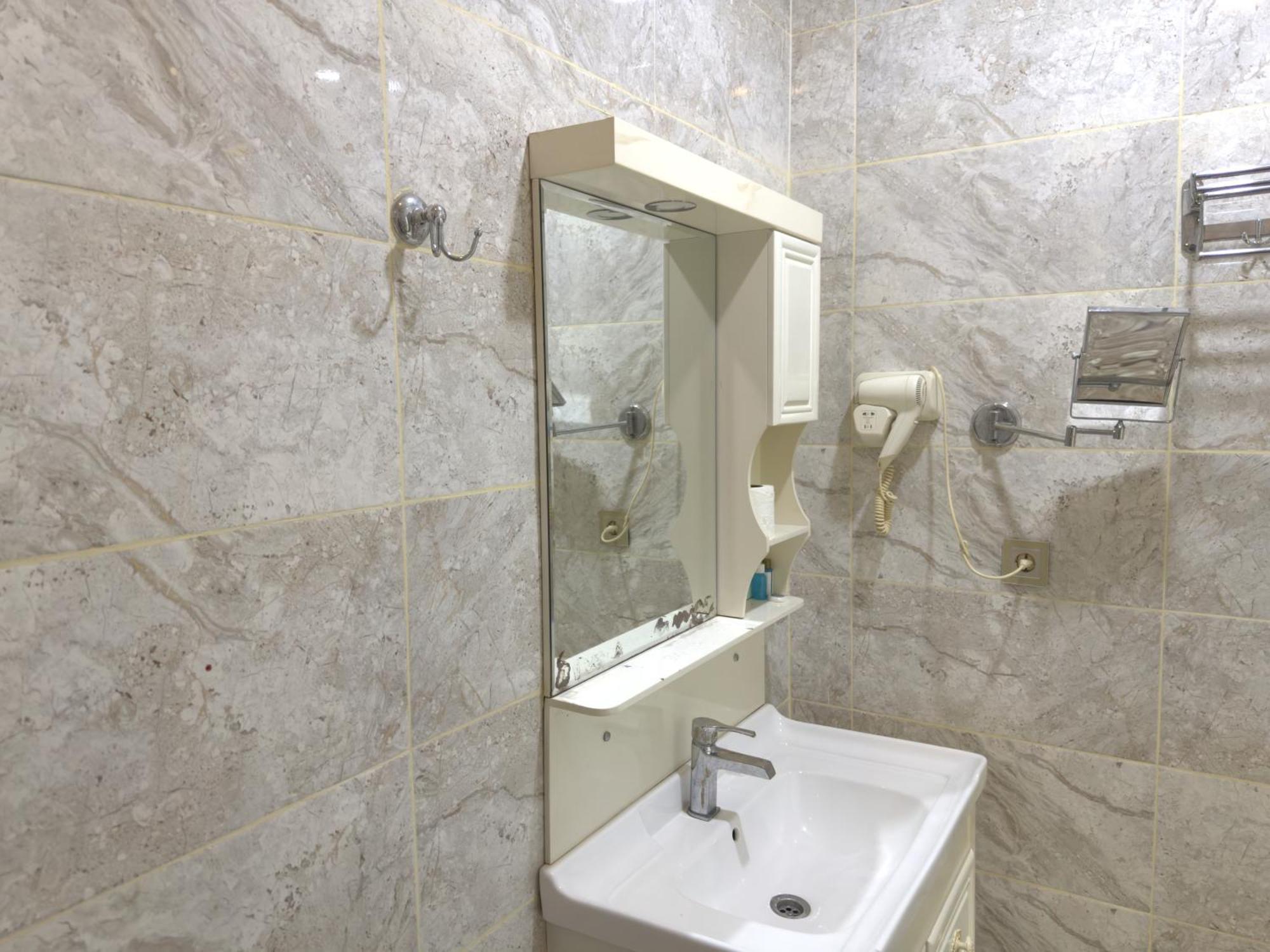 Eleon Hotel Bakoe Buitenkant foto